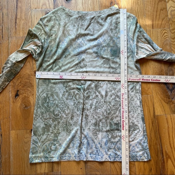 Greensource size large T-shirt.Long sleeve.
Shades of green and cream. - Picture 5 of 6